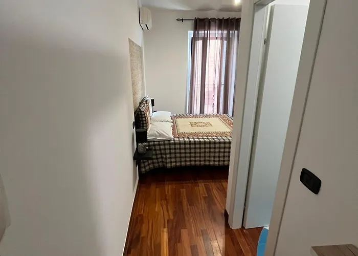 Casa L'orologio 아파트 바를레타