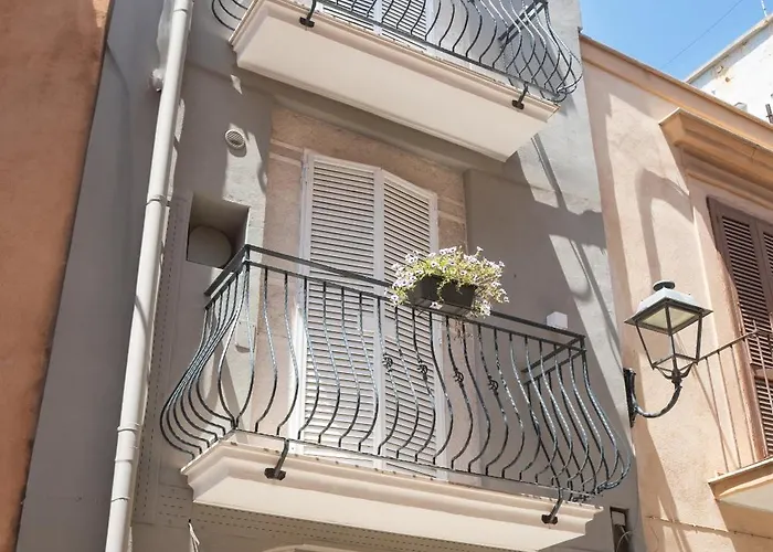 Casa L'orologio 아파트 바를레타